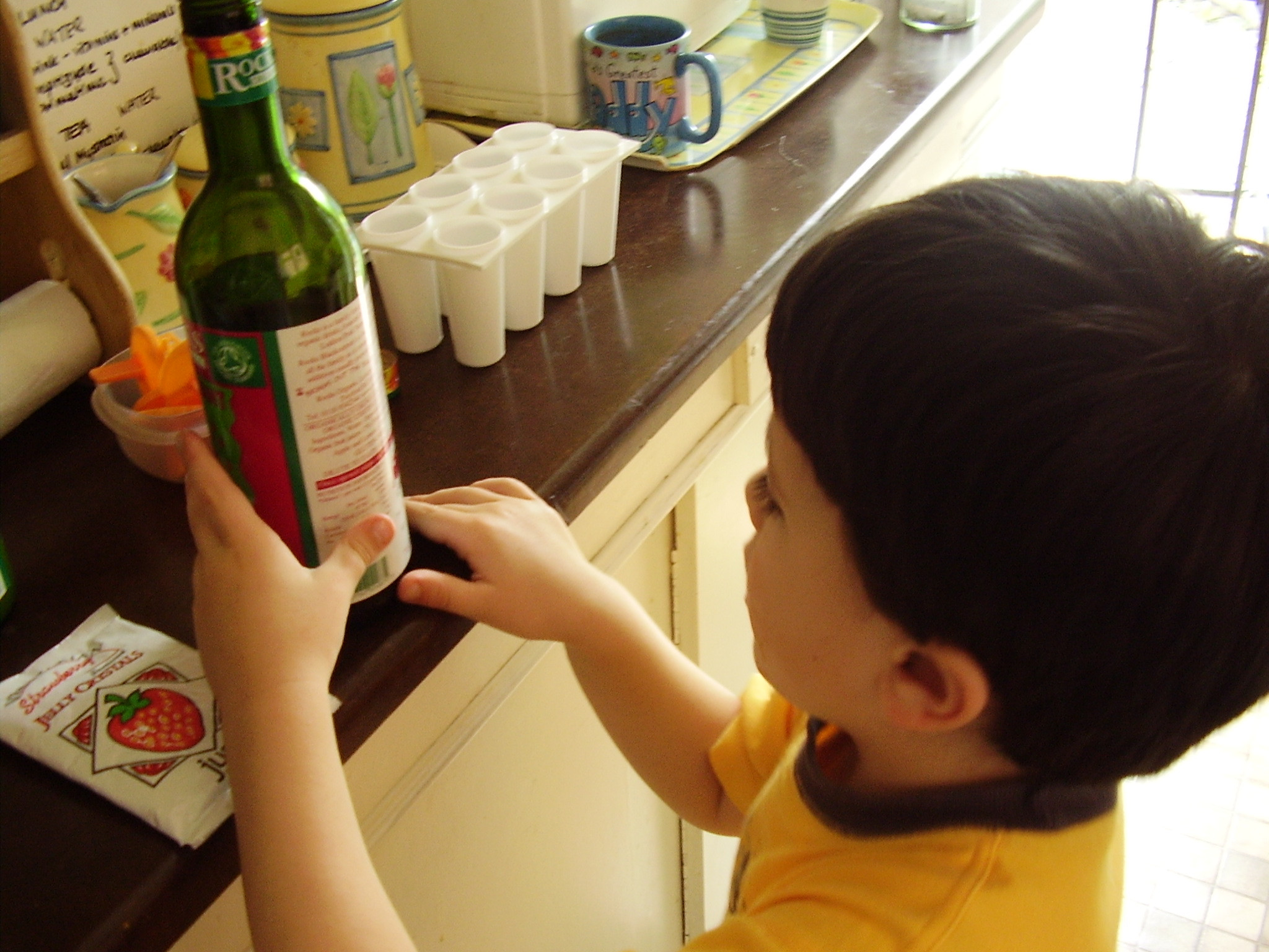 Cercetatorii incearca sa inteleaga cum gandeste un bolnav de autism