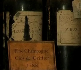 Tare vechi! 25.000 de euro pentru o sticla de coniac de acum 221 de ani!