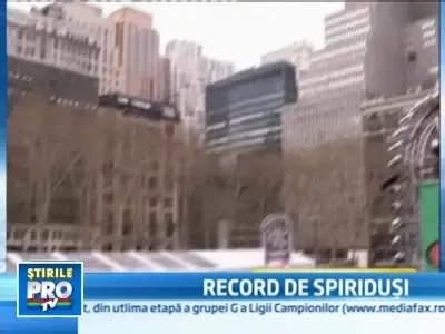 Ajutoarele Mosului au invadat New York-ul! 607 spiridusi, angajati ABC