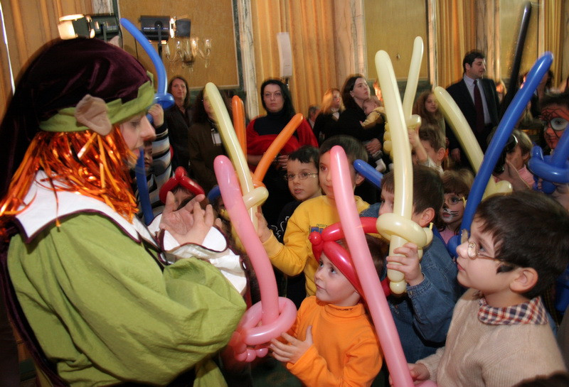 Gripa noua pune bete in roate traditionalei serbari de sfarsit de an