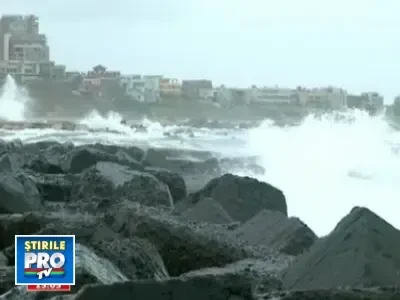 Alerta pe mare! Vant de 70 de kilometri pe ora si valuri de sase metri