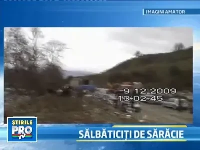 Imaginea dura a saraciei! Si-au facut aprovizionarea de la groapa de gunoi