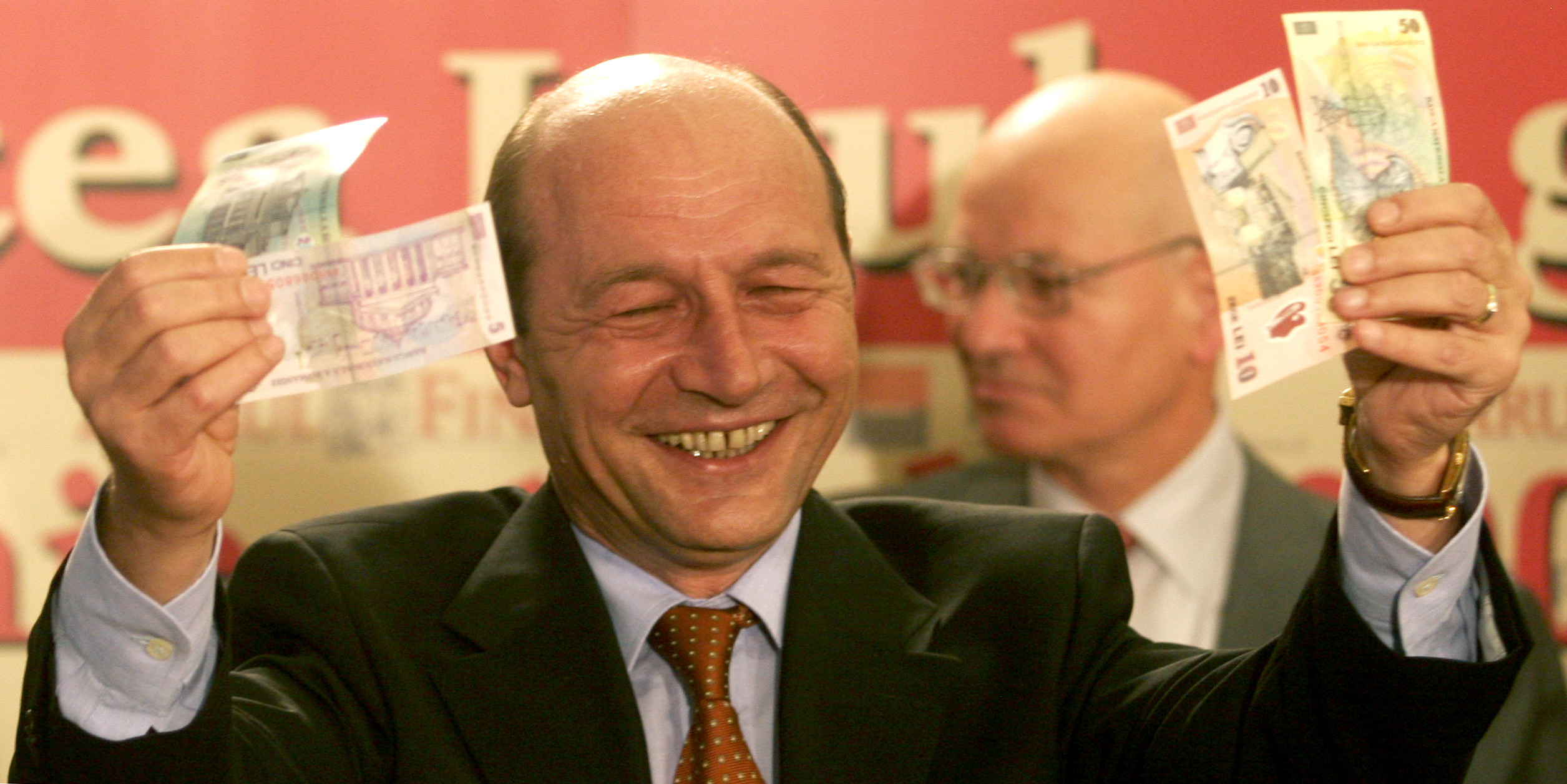 Mugur Isarescu si Traian Basescu