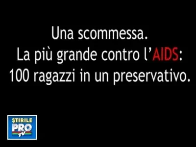 Campanie impotriva SIDA: flashmob intr-un prezervativ gigant!