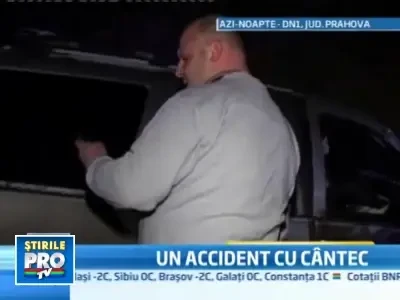 Accident cu cantec! Masina unor lautari, lovita de cea a unui ofiter SPP!