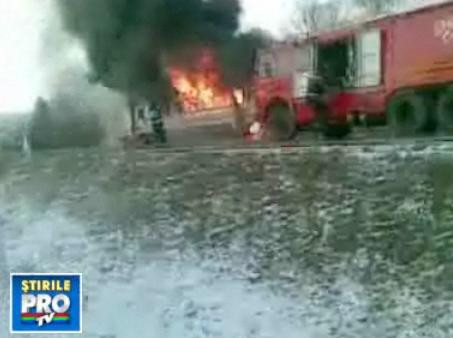 Tren de navetisti, in flacari, la Suceava!
