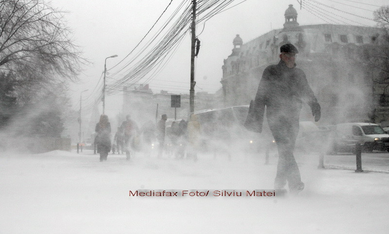 Iarna intoarce foaia. Meteorologii anunta vreme rea in multe zone din tara, cu ninsori si viscol