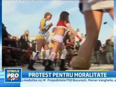 Fotbaliste contra prostituate, protestul tinerelor din Ucraina!