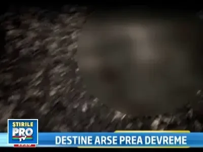 Doua fetite, una de 3 ani si alta de 1 an, au ars de vii in casa!