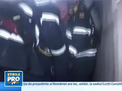 Batrana de 70 de ani, la un pas sa incendieze un bloc intreg!