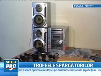 V-au furat hotii din lucruri? Le gasiti la magazinul politiei