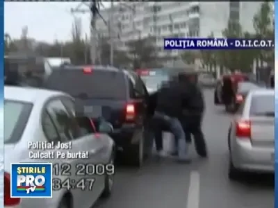 Retea de traficanti de droguri, anihilata de politisti