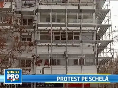 Protest la inaltime! Au reabilitat termic blocurile, dar n-au primit banii