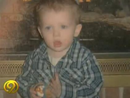 La patru ani, a furat cadourile vecinilor. Inainte a baut bere