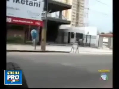 IMAGINI SOCANTE! Schimb mortal de focuri, intre politisti si un bandit!