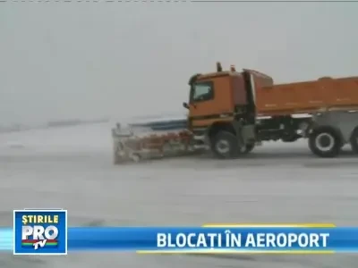Trafic aerian perturbat din cauza ninsorilor. Intarzieri de cateva ore