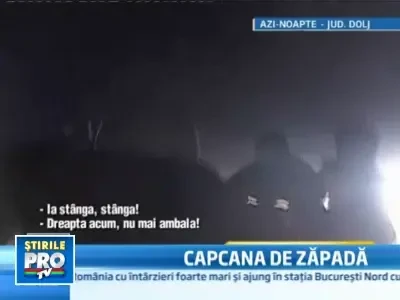 Prizonieri ai zapezii! 50 de masini impotmolite in nameti, in Dolj!