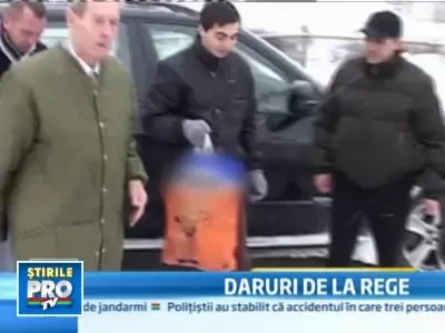 Regele Mihai si principesa Margareta au impartit cadouri nevoiasilor!