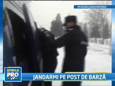 Braila: proaspete mamici si bebelusii lor, spre casa cu duba Jandarmeriei