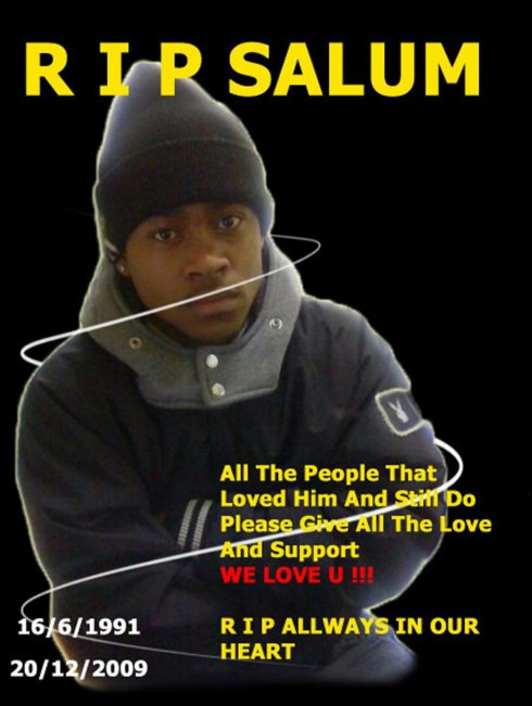 Adolescent britanic ucis din cauza unor mesaje postate pe Facebook