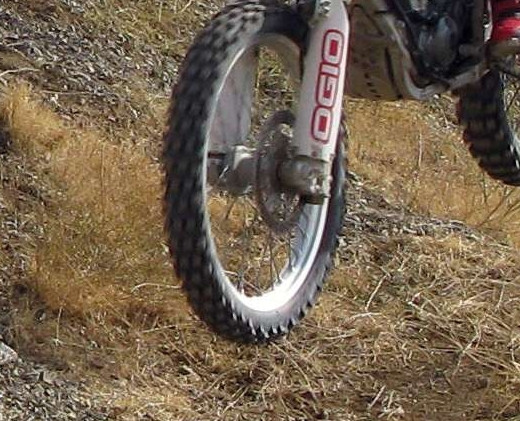 Un campion la motocros are nevoie de ajutor pentru a-si continua visul