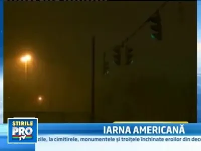 Mos Craciun prin nameti, dar si la... surfing! Numai in America!