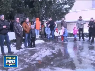 Mos Craciun a fost retinut de politisti si dus la o sectie din Bucuresti!