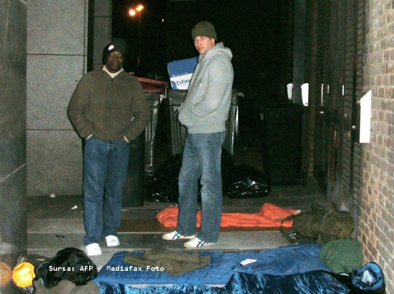 Print si cersetor! William a dormit o noapte pe strada, in cutii de carton!