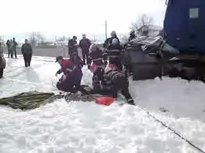 Zdrobiti de locomotiva! Doi oameni au murit loviti de tren!