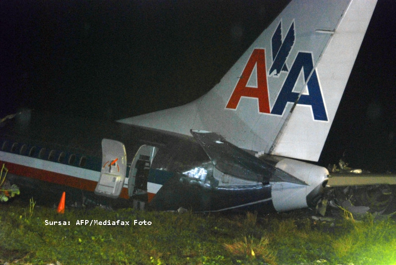 "Boeingul 737 din Jamaica nu s-a rupt, ci doar a crapat pe ici pe colo"