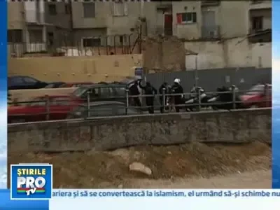 Un individ impusca oameni la intamplare pe strazile din Atena!