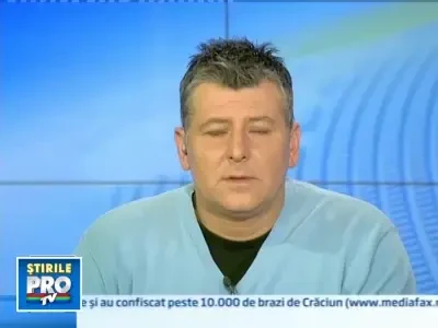 Un bebelus traieste, desi mama lui a sarit cu el in brate de pe o stanca!