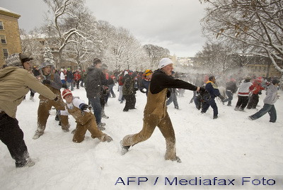 Acuzat de crima dupa ce a omorat un tanar cu bulgari de zapada