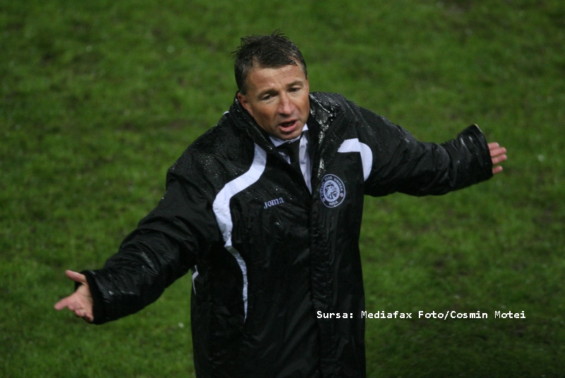 Fanii il cer pe Dan Petrescu la nationala. Pleaca Lucescu dupa Belarus?