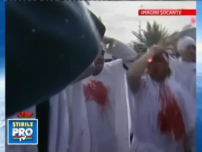 IMAGINI SOCANTE! S-au autoflagelat in numele imamului Hussein