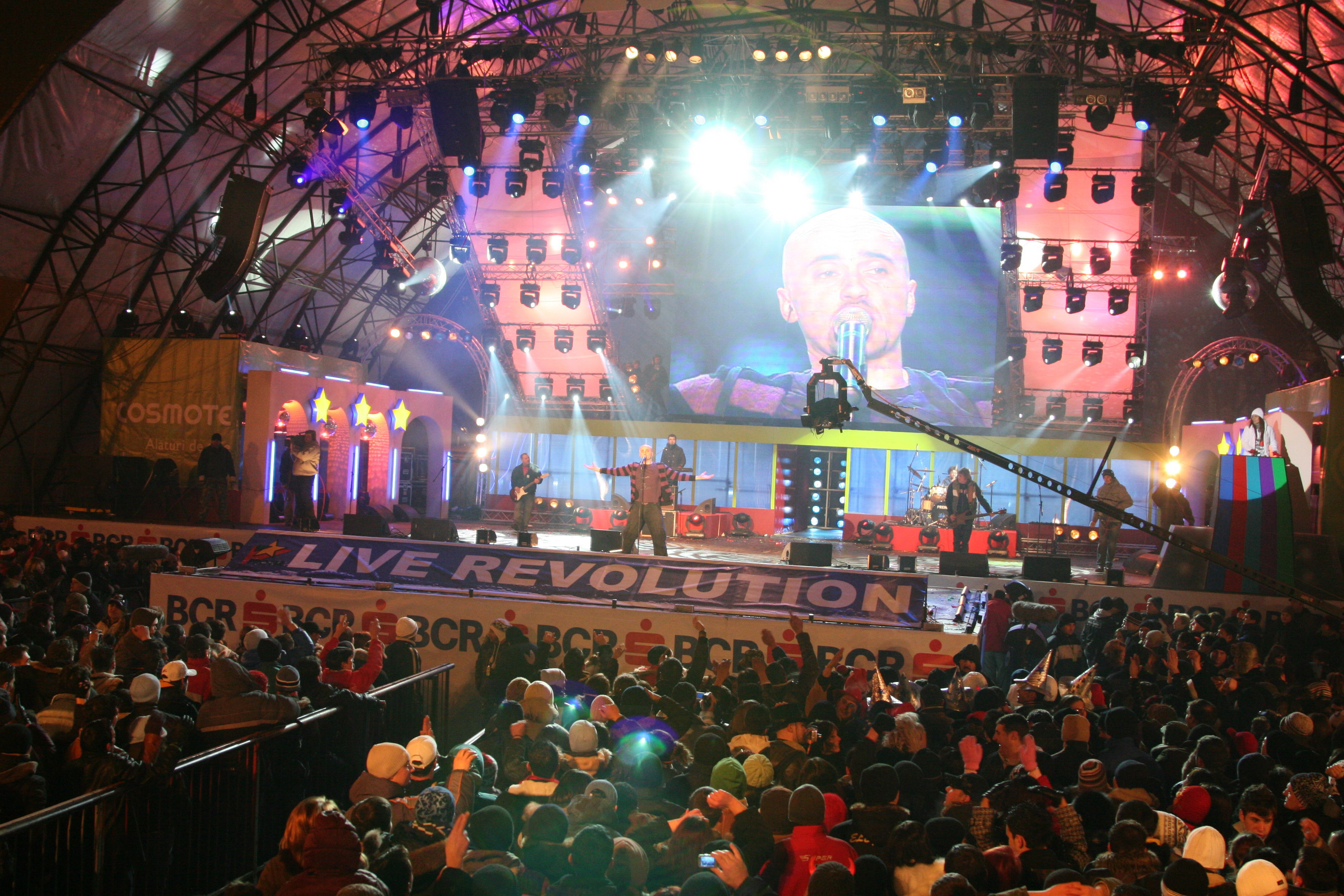 L!VE REVOLUTION! - Revelionul din Piata Revolutiei