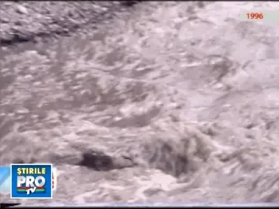 Romania, te iubesc! 1996-2000: Mineriade si Papa in Romania