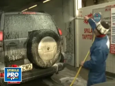 Traditii de Revelion: masina trebuie sa fie curata luna!