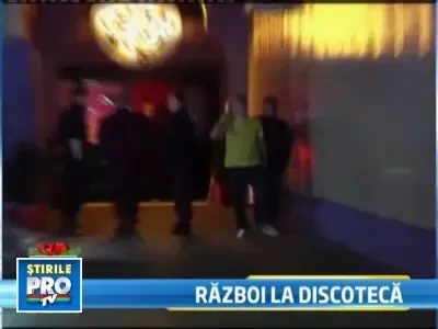Bataie cu strigaturi si mult sange intr-o discoteca din Iasi