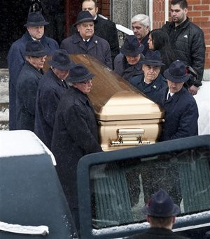 Inmormantare de mafiot: sicriu de aur si alai de politisti