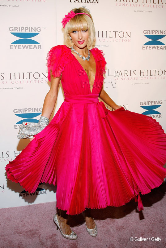 Paris Hilton e acuzata ca a violat un model de 27 de ani