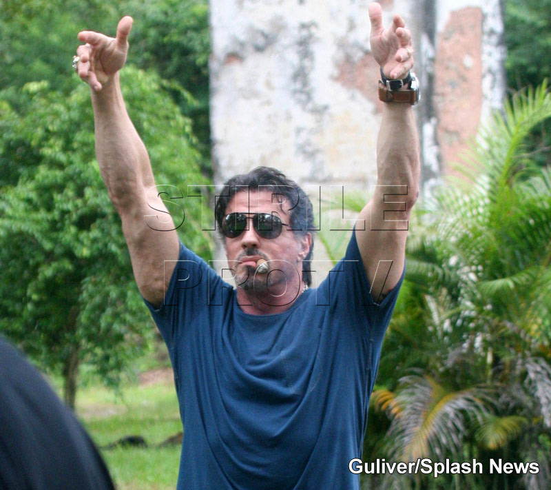 Sylvester Stallone si-a rupt gatul pe platourile de filmare!