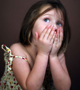 Romania, fara mama si tata: 25.000 de copii cresc fara niciun parinte langa ei