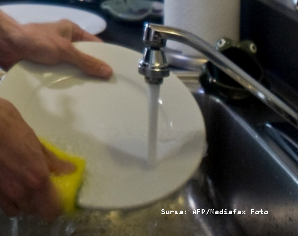 "Viitor doctor in Romania, caut job de spalator vase in Germania"