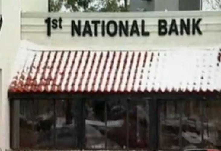 2 adolescente suspectate ca au jefuit o banca