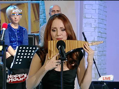 Povestea de viata a Petrutei Kupper! Ascult-o cum canta la nai!