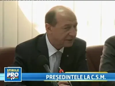 Traian Basescu catre magistratii CSM: Lasati steagul ilegalitatii jos!