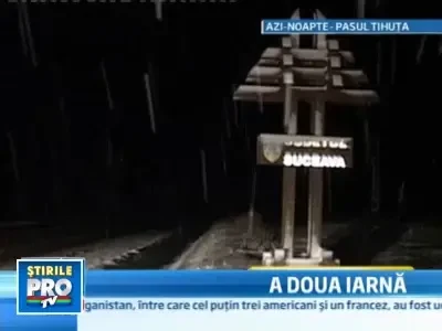 S-a intors iarna in Pasul Tihuta! Ninge incontinuu de luni noapte