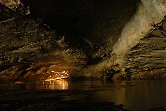 Romanii vor sa cucereasca misterele Laosului