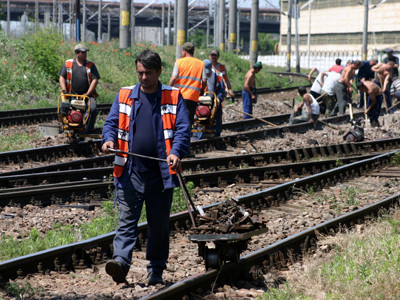 2.200 de ceferisti vor fi concediati anul viitor. Afla cine pleaca